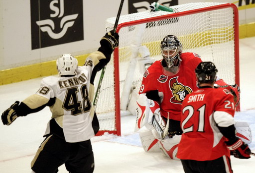 Tyler Kennedy, Martin Gerber, Jason Smith