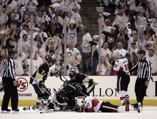 Sidney Crosby, Mark Eaton, Kristopher Letang