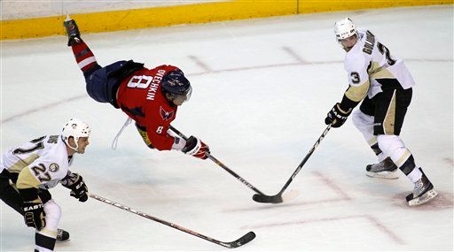 Craig Adams, Alexander Ovechkin, Alex Goligoski