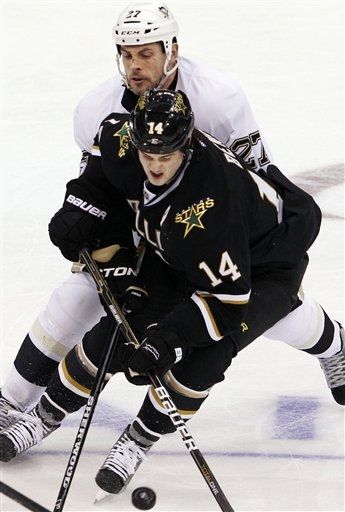 Jamie Benn, Craig Adams